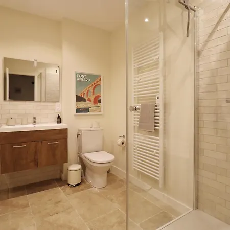 Apartment La Grande Bourgade-authentique Maison En Pierre Avec Terrasse Climatisation Au Coeur D'uzes Uzes