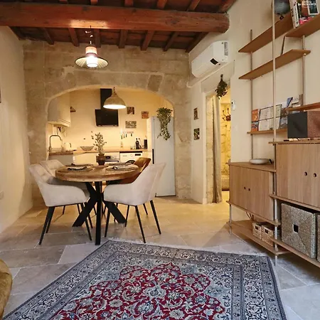 La Grande Bourgade-authentique Maison En Pierre Avec Terrasse Climatisation Au Coeur D'uzes Daire Uzès