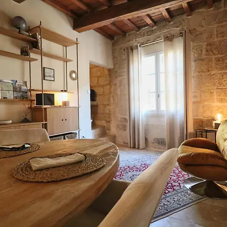 Daire La Grande Bourgade-authentique Maison En Pierre Avec Terrasse Climatisation Au Coeur D'uzes *