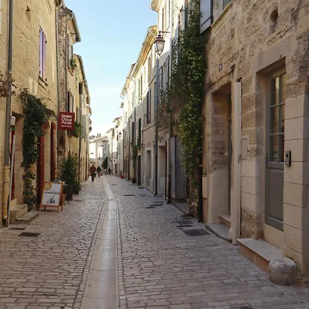 La Grande Bourgade-authentique Maison En Pierre Avec Terrasse Climatisation Au Coeur D'uzes *