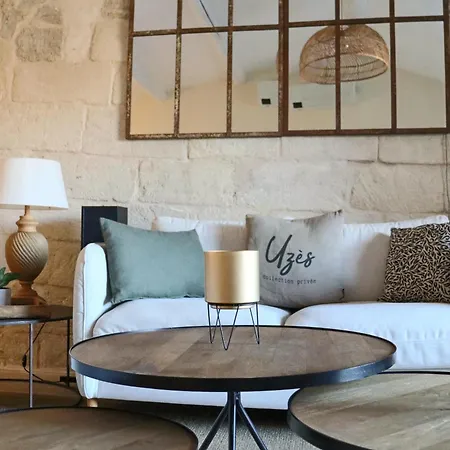 La Grande Bourgade-authentique Maison En Pierre Avec Terrasse Climatisation Au Coeur D'uzes *