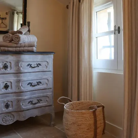 Apartment La Grande Bourgade-authentique Maison En Pierre Avec Terrasse Climatisation Au Coeur D'uzes Uzes