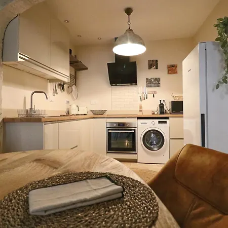 La Grande Bourgade-authentique Maison En Pierre Avec Terrasse Climatisation Au Coeur D'uzes *