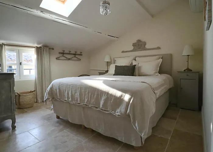 Διαμέρισμα La Grande Bourgade-authentique Maison En Pierre Avec Terrasse Climatisation Au Coeur D'uzes *