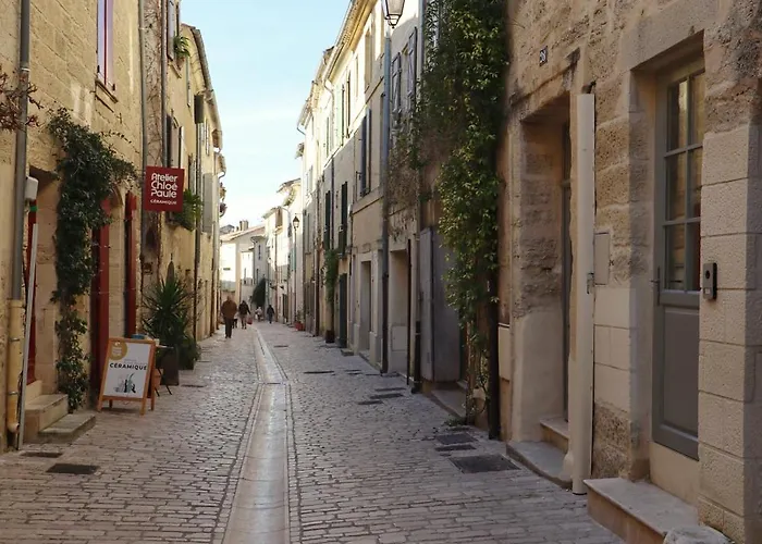 La Grande Bourgade-authentique Maison En Pierre Avec Terrasse Climatisation Au Coeur D'uzes *