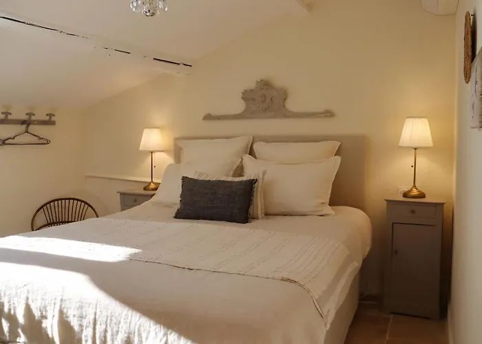 La Grande Bourgade-authentique Maison En Pierre Avec Terrasse Climatisation Au Coeur D'uzes * Uzès