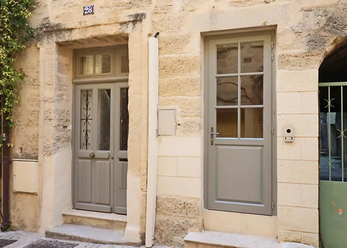 La Grande Bourgade-authentique Maison En Pierre Avec Terrasse Climatisation Au Coeur D'uzes Διαμέρισμα *