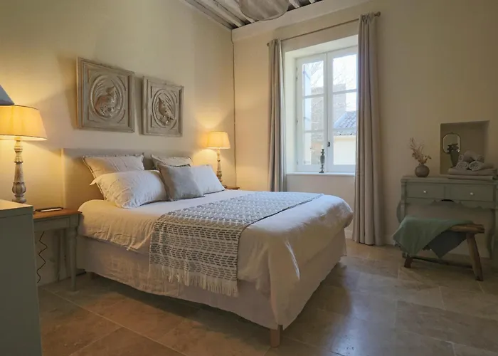 La Grande Bourgade-authentique Maison En Pierre Avec Terrasse Climatisation Au Coeur D'uzes Διαμέρισμα Uzès