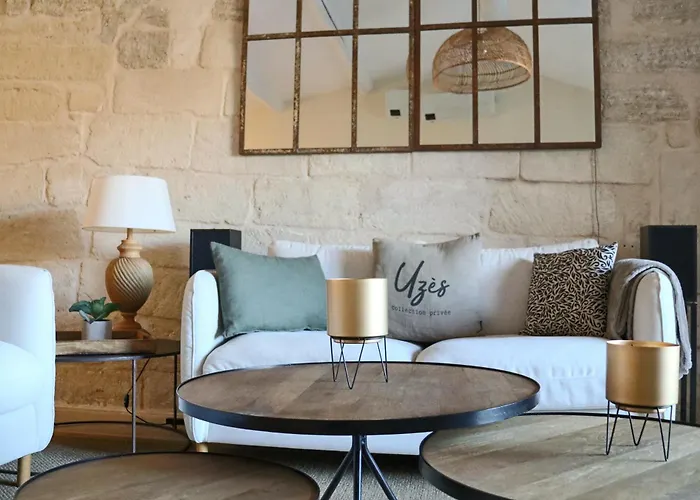 La Grande Bourgade-authentique Maison En Pierre Avec Terrasse Climatisation Au Coeur D'uzes *