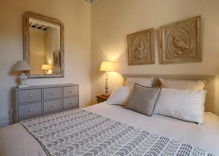 La Grande Bourgade-authentique Maison En Pierre Avec Terrasse Climatisation Au Coeur D'uzes Uzès