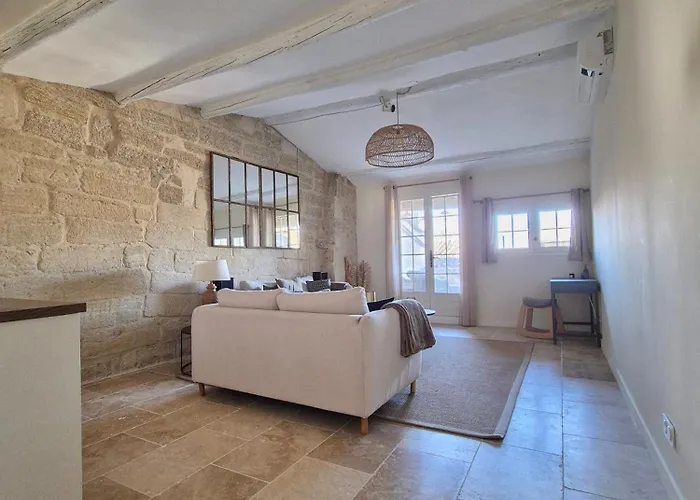 La Grande Bourgade-authentique Maison En Pierre Avec Terrasse Climatisation Au Coeur D'uzes * Uzès