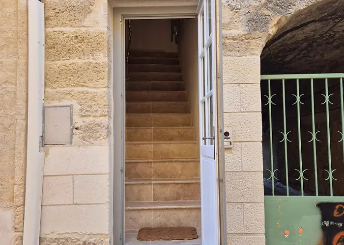 La Grande Bourgade-authentique Maison En Pierre Avec Terrasse Climatisation Au Coeur D'uzes Uzès