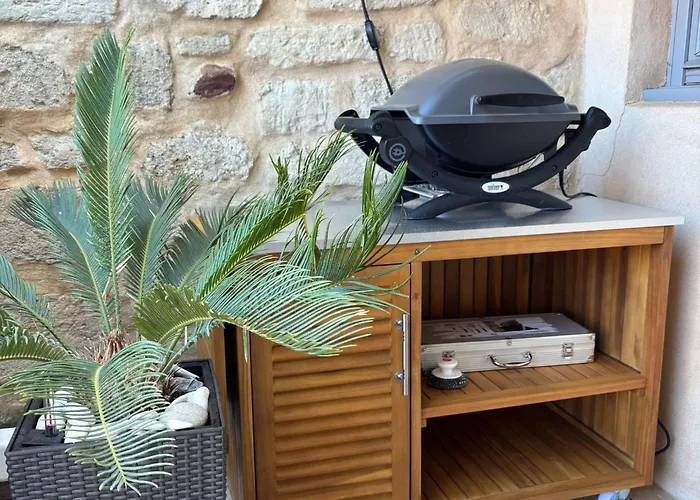 La Grande Bourgade-authentique Maison En Pierre Avec Terrasse Climatisation Au Coeur D'uzes Διαμέρισμα Uzès